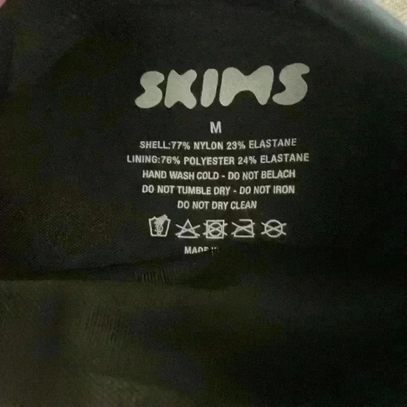 SKIMS - NWT BONDED HIGH WASTED Brief Sz M Color Onyx - Picture 9 of 10